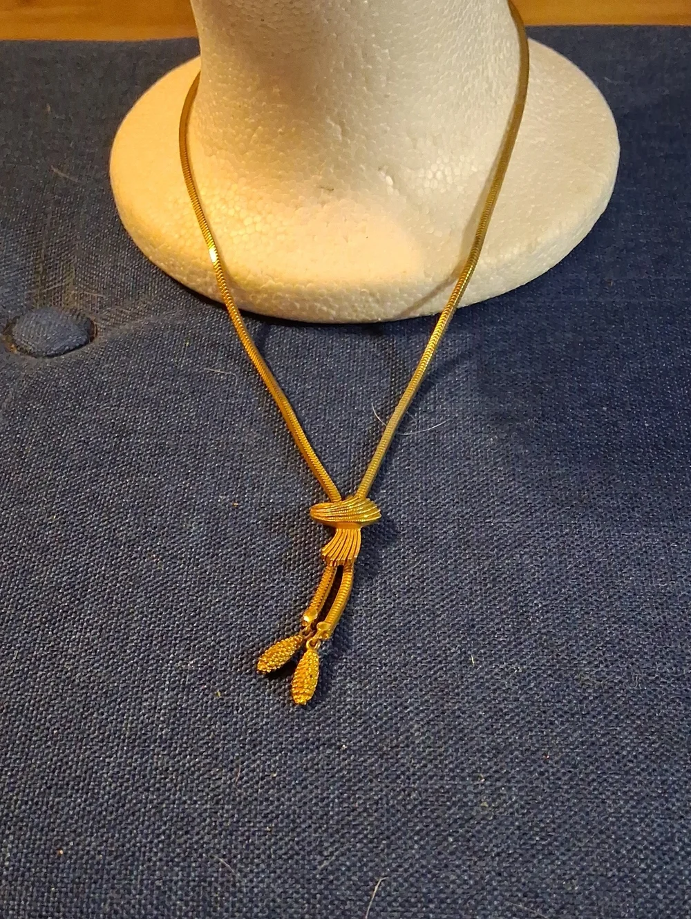 Vintage Gold Knot Lariat Necklace with Textured Tassels